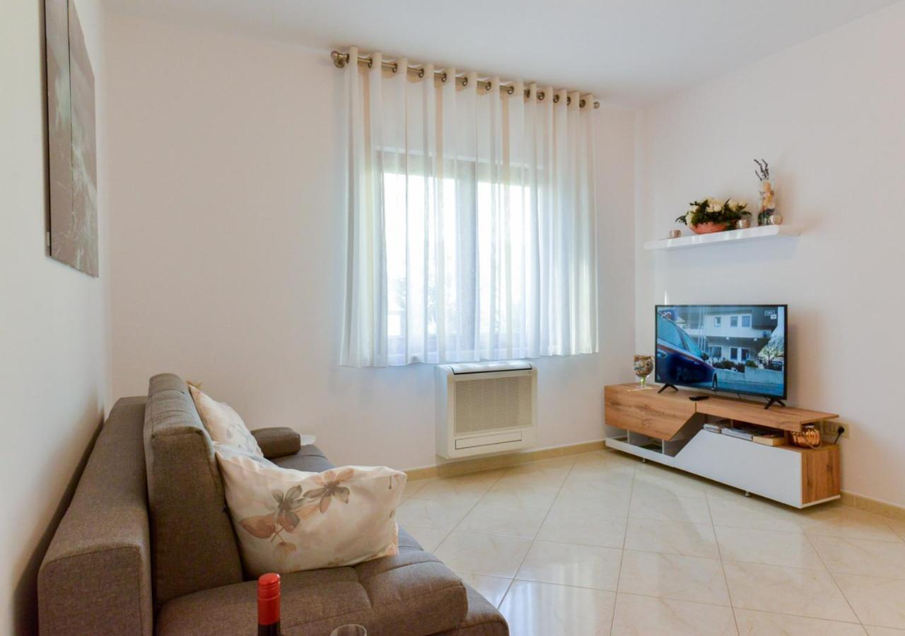 Apartments Leona Умаг Екстер'єр фото