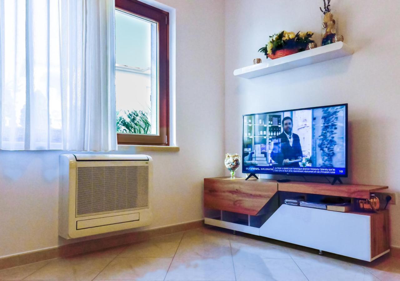 Apartments Leona Умаг Екстер'єр фото