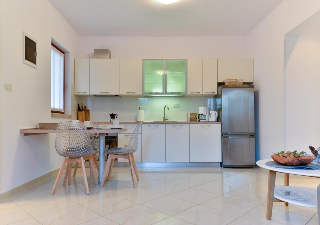 Apartments Leona Умаг Екстер'єр фото